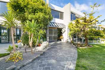 32 Seatoun Heights Road, Seatoun