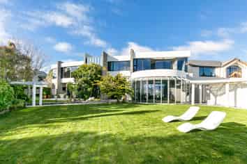 32 Seatoun Heights Road, Seatoun