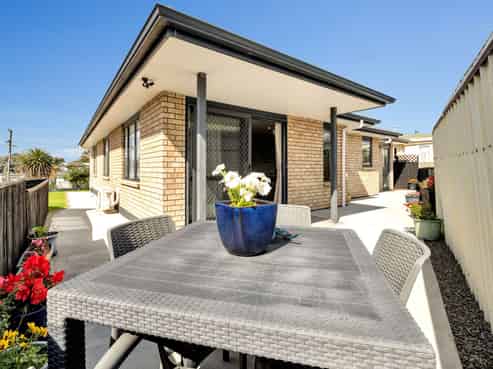 2 Burns Street, Springvale