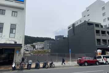 Prime Courtenay Place Yard for Lease – High Profile & Endless Potential
