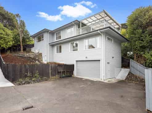 2/33 Rukutai Street, Orakei