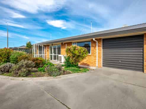 2/21 Preston Street, West End