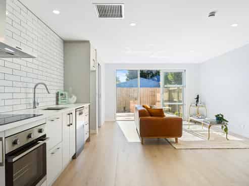1-4/89 Jerrold Street North, Addington