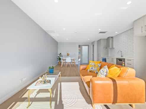 1-4/89 Jerrold Street North, Addington