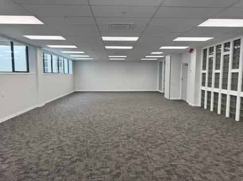 Quality office with parking