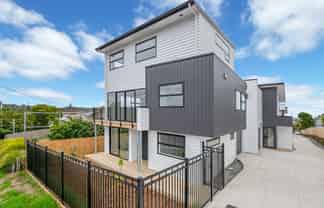 1/71 West Coast Road, Glen Eden