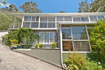 60 Ikitara Road, Bastia Hill