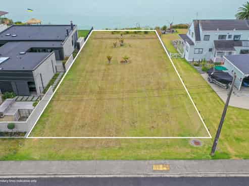39 Pohutukawa Road, Beachlands