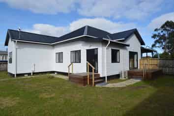 214 Elles Road, Strathern