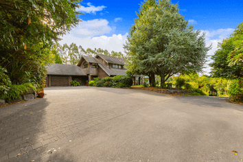 136 Highland Drive, Acacia Bay