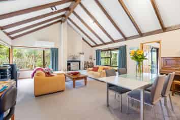 136 Highland Drive, Acacia Bay