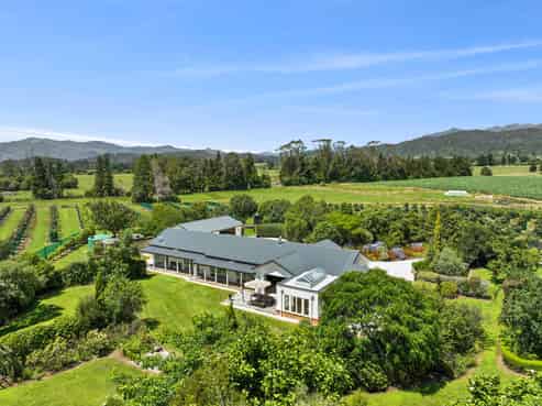 120 Patons Rock Road, Patons Rock