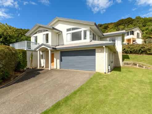 151 Carlton Street, Bellevue