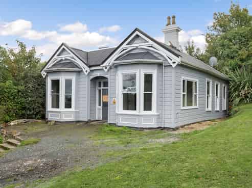 76 South Road, The Glen