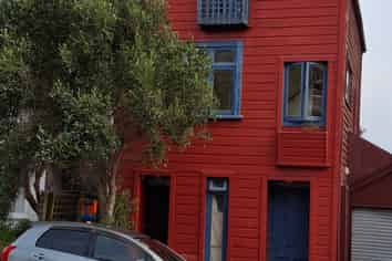 Brougham S/8a Ferry Street, Mount Victoria