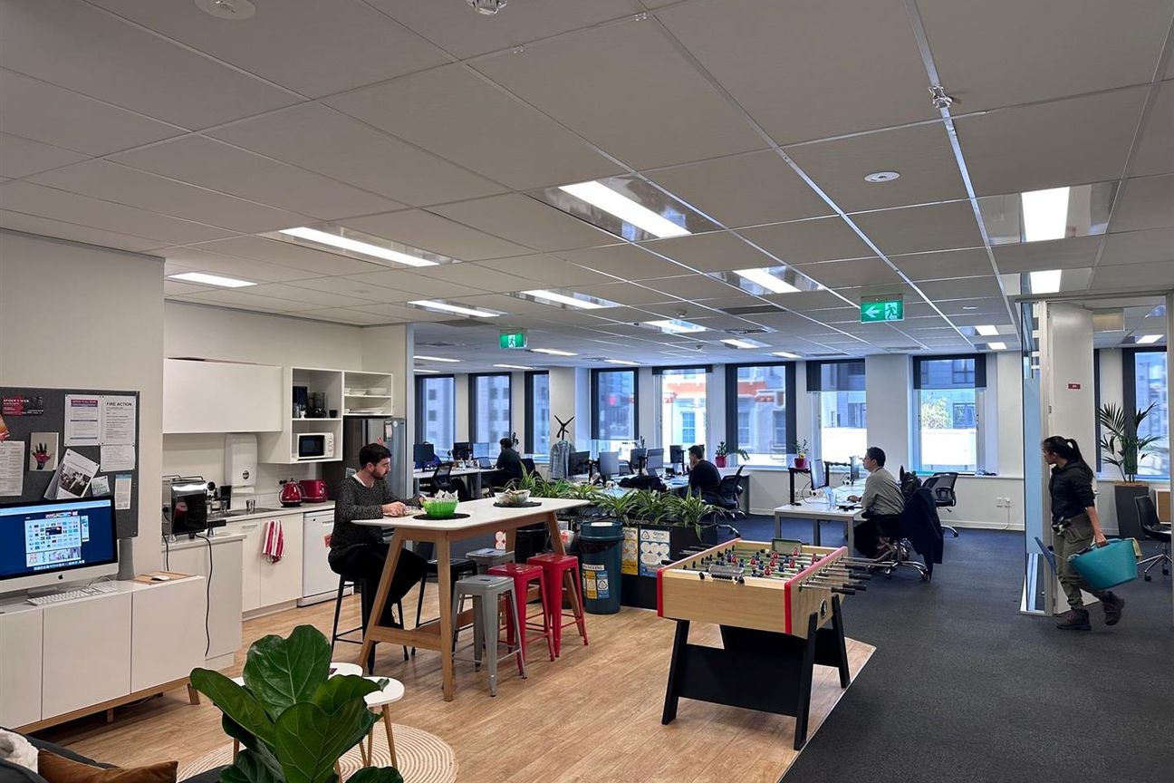 CBRE - Modern & Efficient on Queen - Widok 3