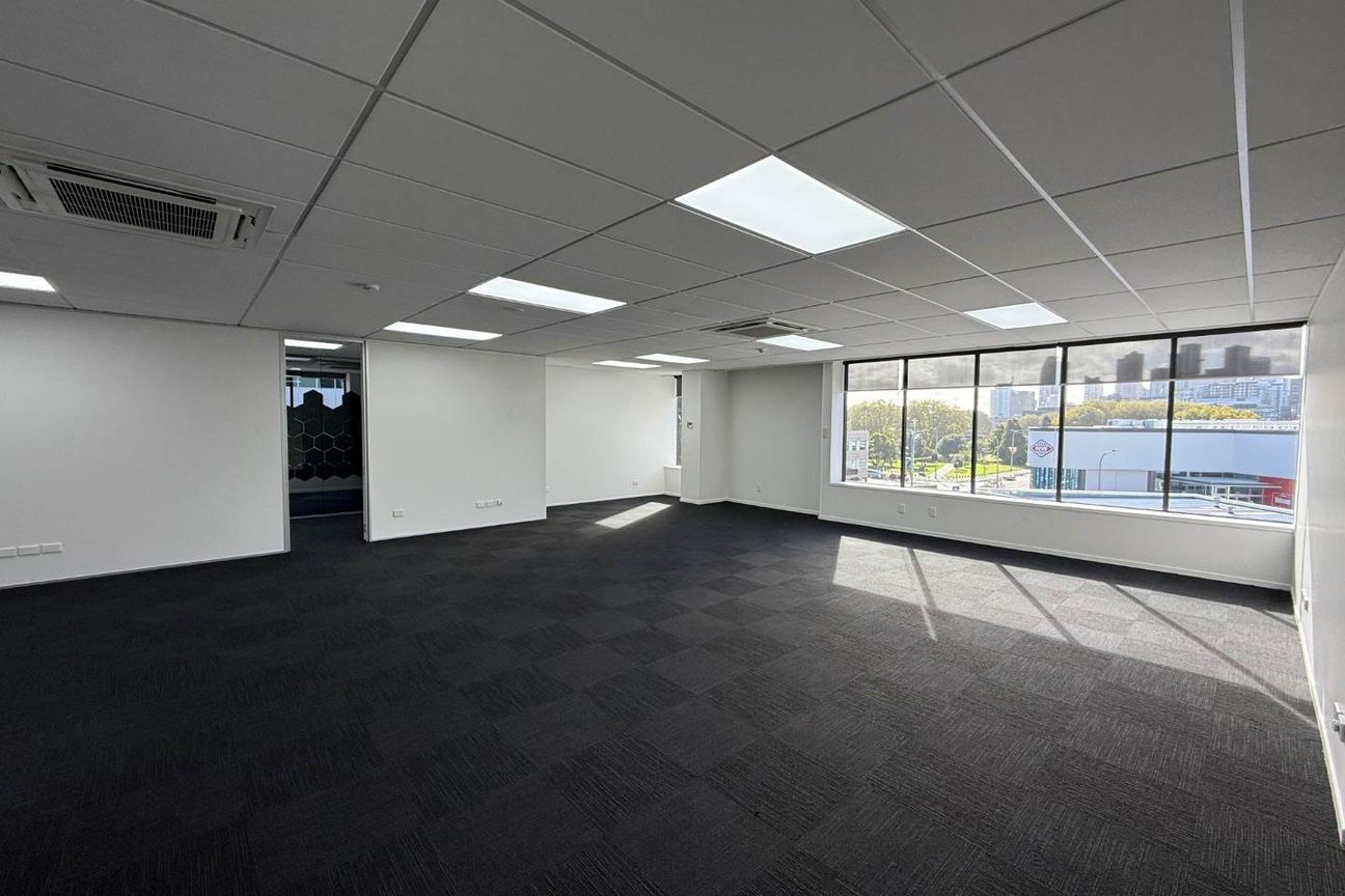 MODERN COLLEGE HILL OFFICES - Bild 2