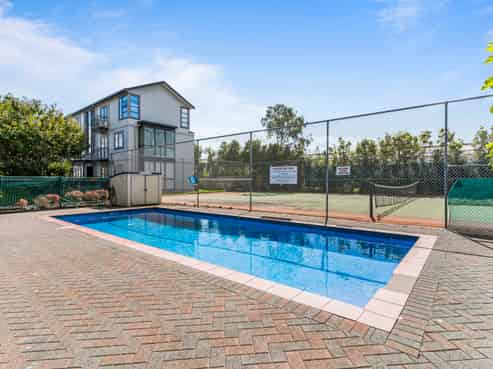 5E/10 Crown Lynn Place, New Lynn