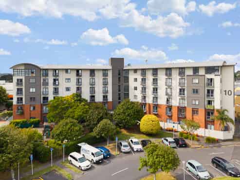 5E/10 Crown Lynn Place, New Lynn