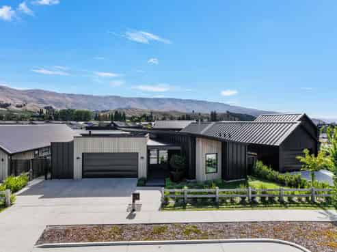11 Blondie Drive, Cromwell