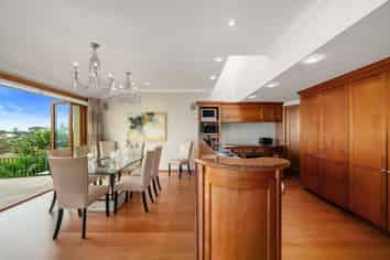 207 Beach Road, Campbells Bay