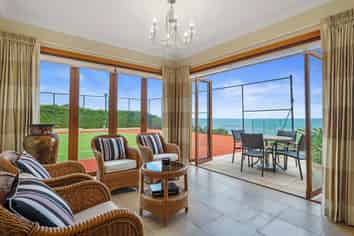 207 Beach Road, Campbells Bay