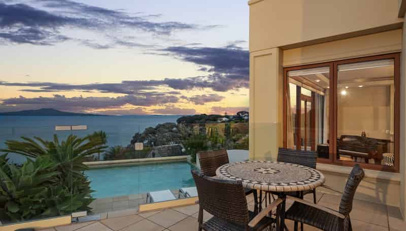 207 Beach Road, Campbells Bay
