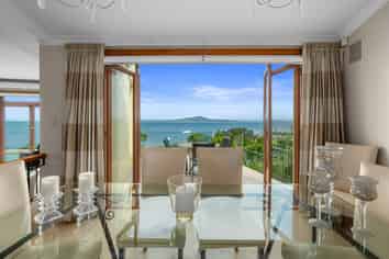 207 Beach Road, Campbells Bay