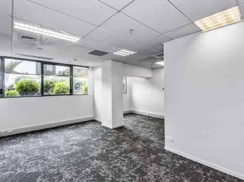 Vacant Possession - Office Unit + 4 Parks