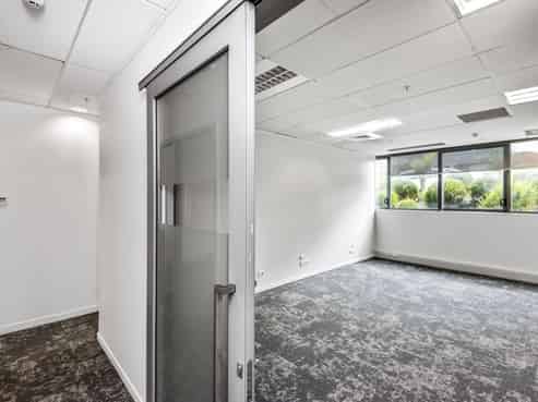 Vacant Possession - Office Unit + 4 Parks