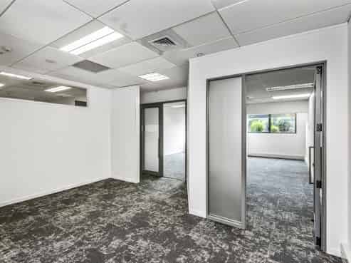 Vacant Possession - Office Unit + 4 Parks