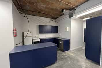 Ground floor, open plan & concrete floors!