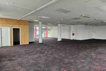 288M² RETAIL OR OFFICE ON HALL
