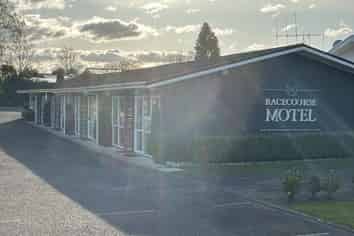 Excellent Business lease Opportunity