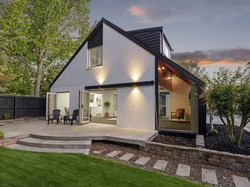 11A Holmcroft Court, Cracroft