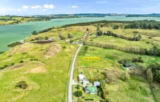 1068 Oruawharo Road, Kaiwaka