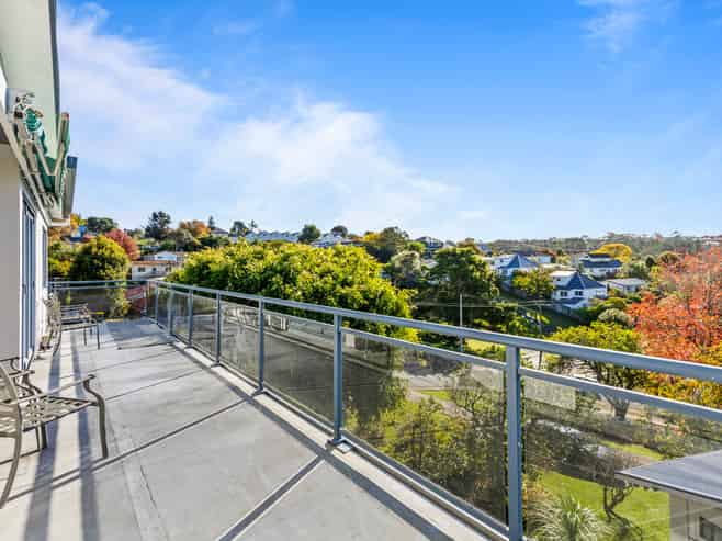19 Woodside Avenue, Northcote
