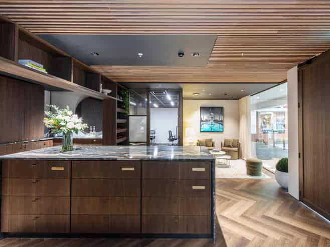 Immaculate First Floor Office – Merivale Mall