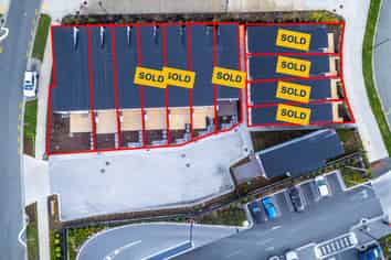 3, 4, 5/ 16 Clara Road, Silverdale