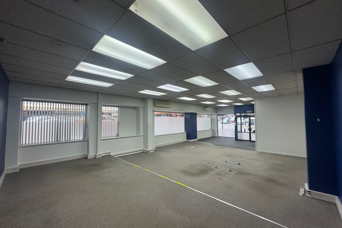 Pristine Redevelopment! Your Next Office? - Altro