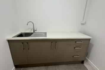Urgent sale – Ex beauty salon, 8/40 Rosedale Road