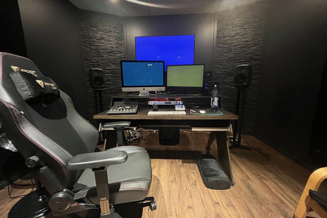 Multi Media Den, Set to Go - Vista 3