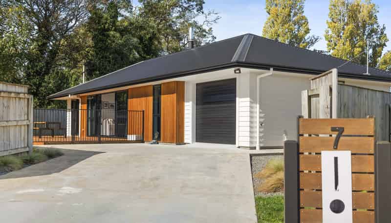 7 Angus Place, Carterton