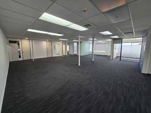 Versatile Vestey Drive Office