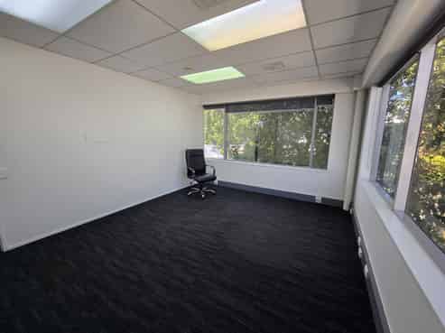 Versatile Vestey Drive Office