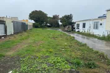 BARE SECTION IN CBD OF NORMANBY 