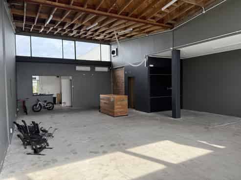 Prime retail in Ellerslie