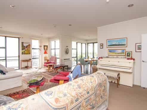 6 Queen Street - Penthouse 1, Palmerston North