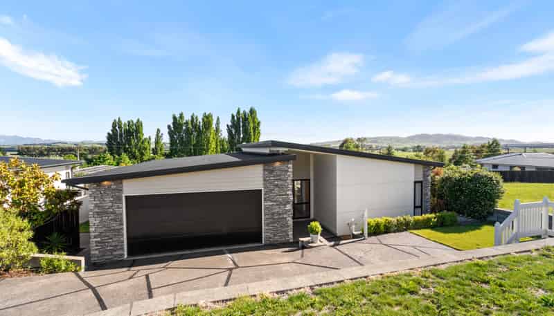 8 Oxford Street, Waikari