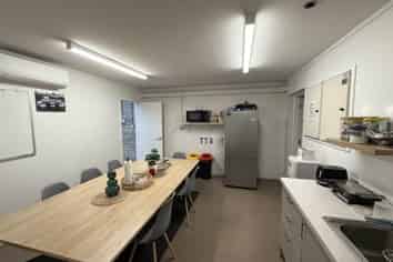 OFFICE / WAREHOUSE OR SHOWROOM
